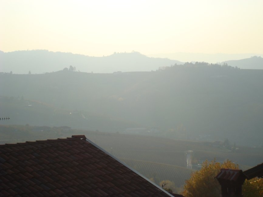 barolo07dsc01933langhehills.jpg