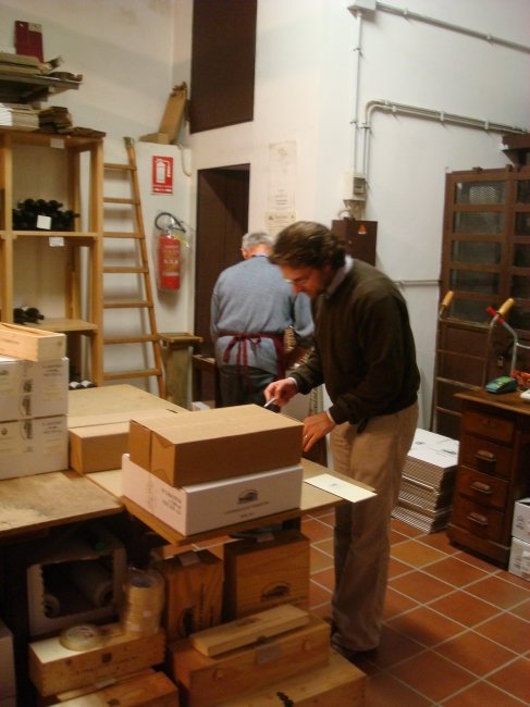 barolo07dsc01989castellodiverdunopackingassistant.jpg