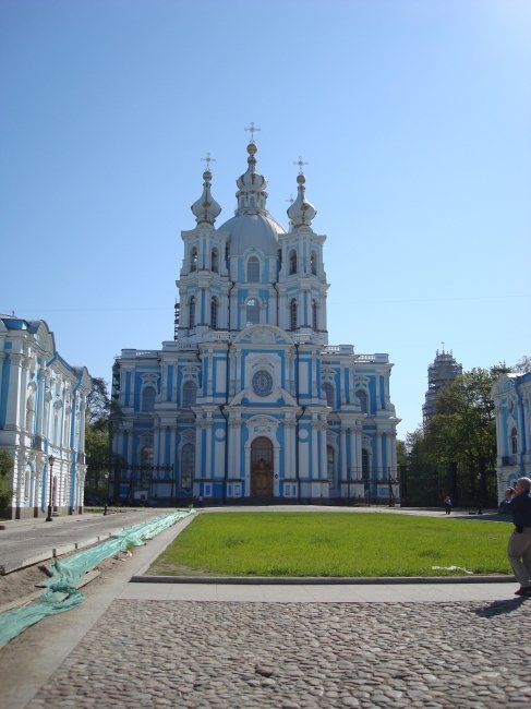 stpetersburgmay2008130smolniycathedral.jpg