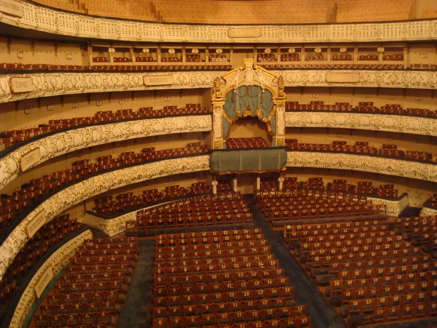 stpetersburgmay2008158seatingmodelofthemarinskykirovtheatre.jpg