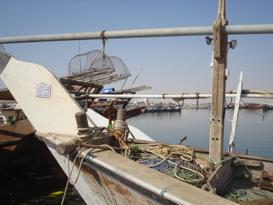 qatarnov09102fishingdhowsatalkhor.jpg