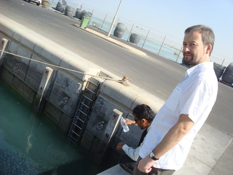 qatarnov09122alruwaisfishingport.jpg