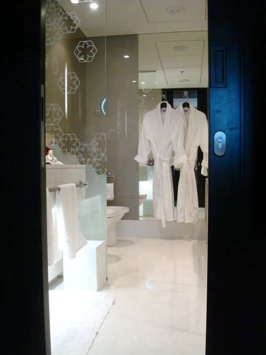 qatarnov09148hotelroomatthewdoha.jpg